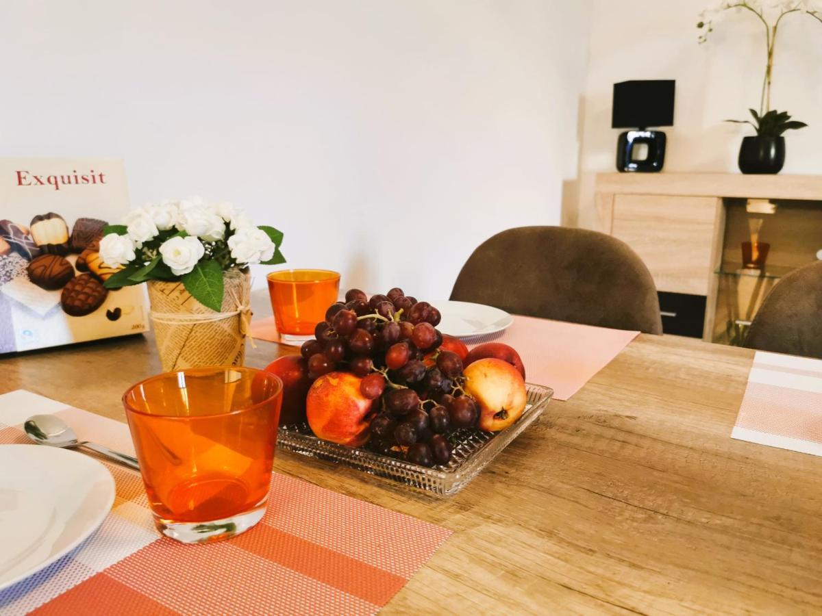 Ferienwohnung Wohnen über der Mülheimer City Mülheim an der Ruhr Exterior foto