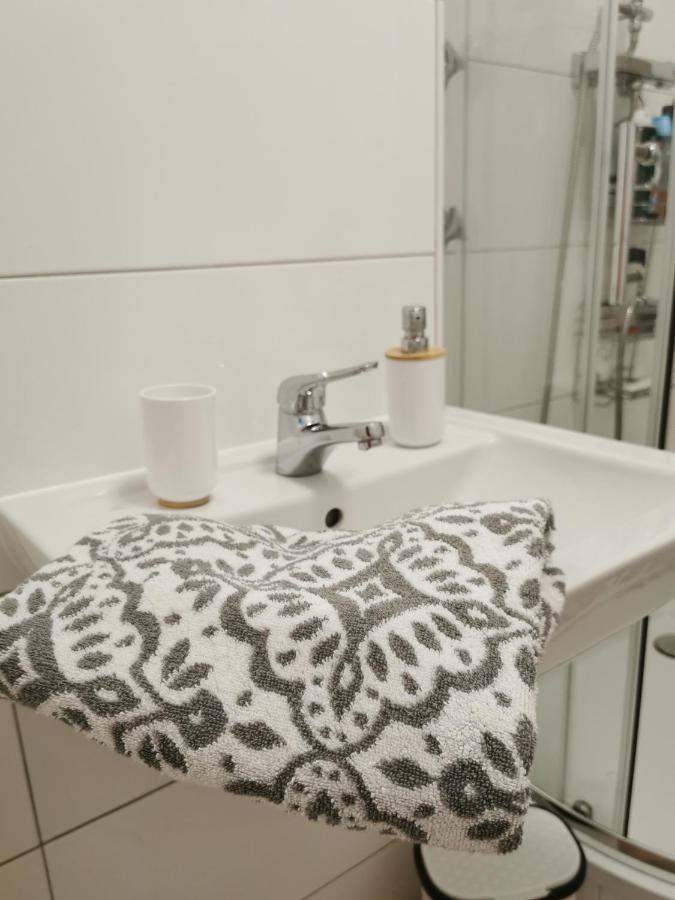 Ferienwohnung Wohnen über der Mülheimer City Mülheim an der Ruhr Exterior foto