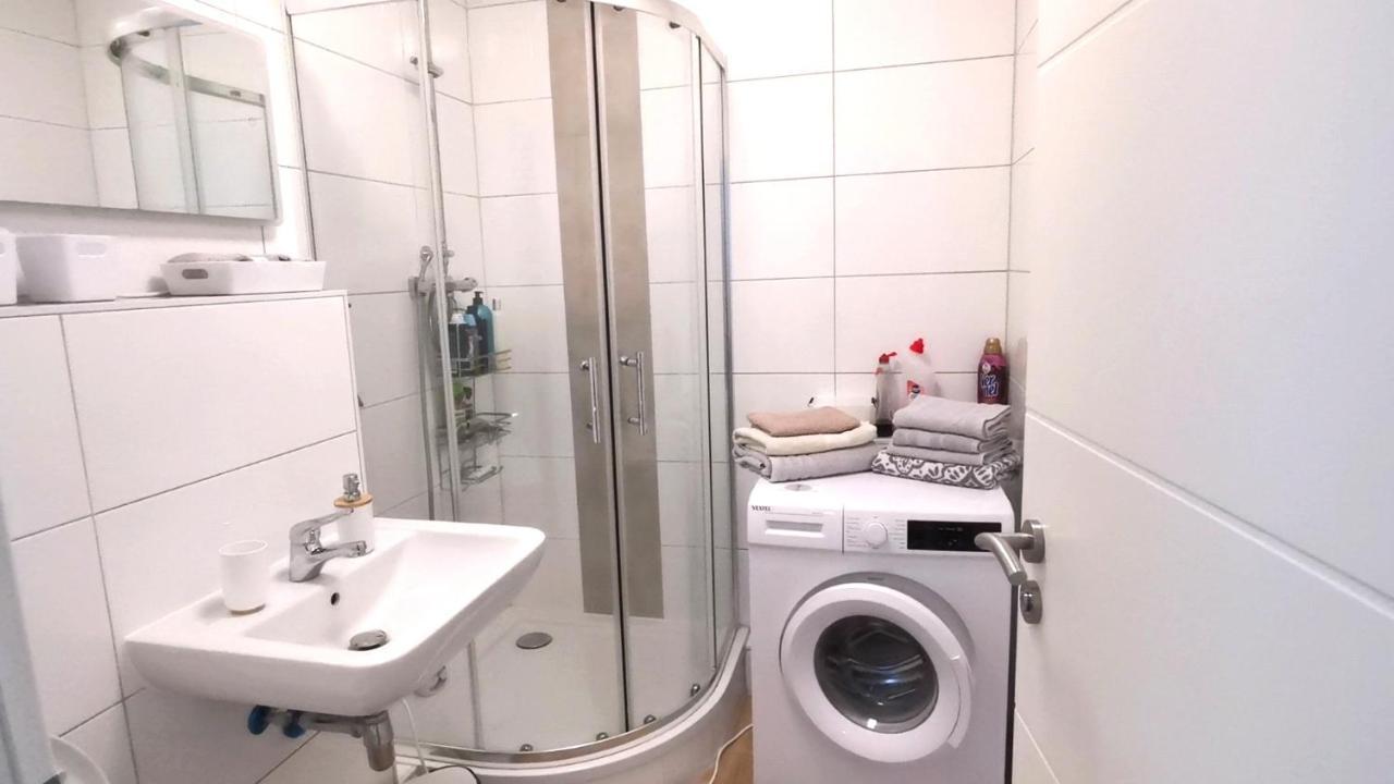 Ferienwohnung Wohnen über der Mülheimer City Mülheim an der Ruhr Exterior foto