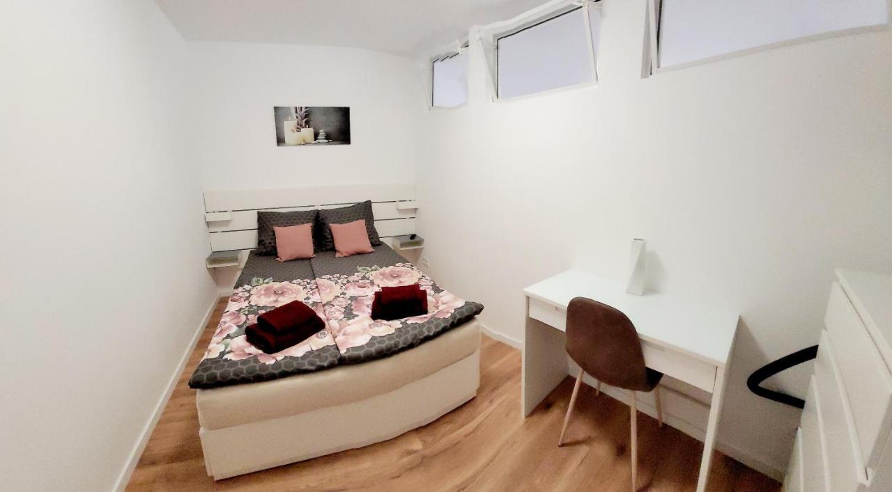 Ferienwohnung Wohnen über der Mülheimer City Mülheim an der Ruhr Exterior foto